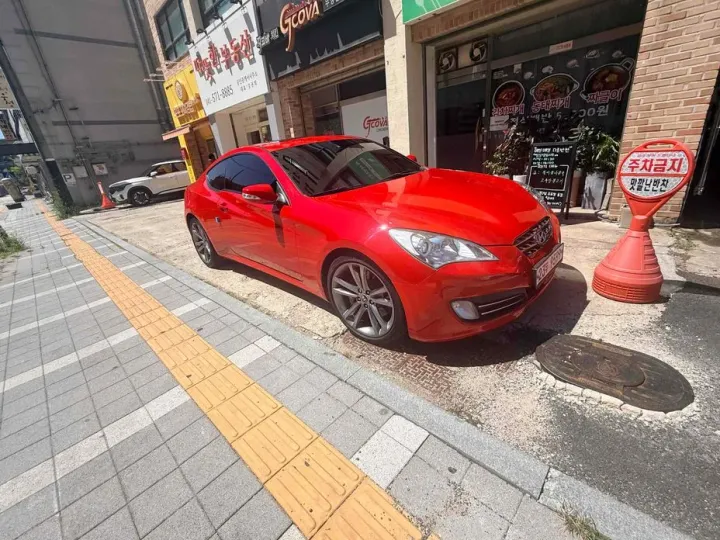 Hyundai Genesis