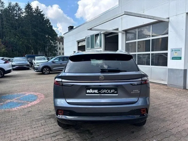 MG HS