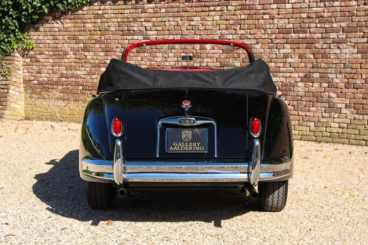 Jaguar XK