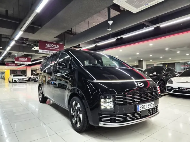 Hyundai Staria