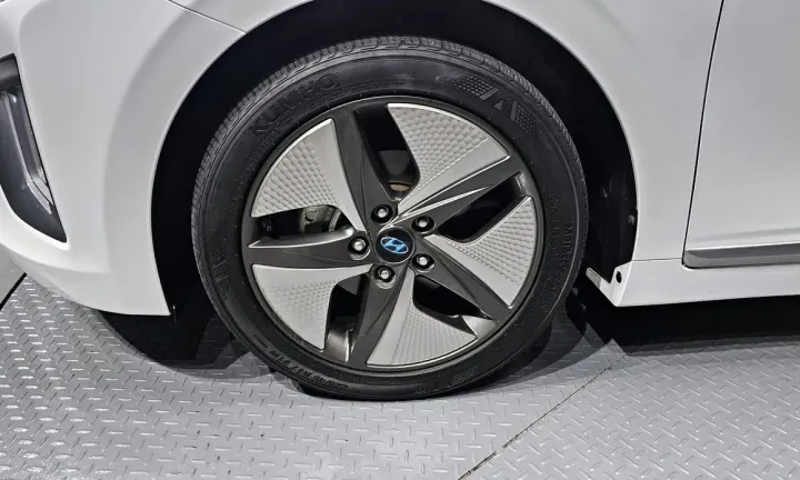 Hyundai Ioniq