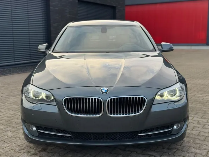 BMW 523