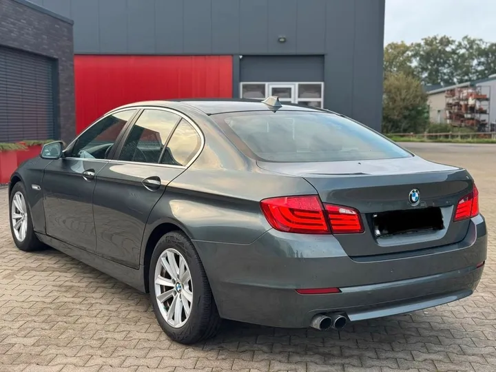 BMW 523