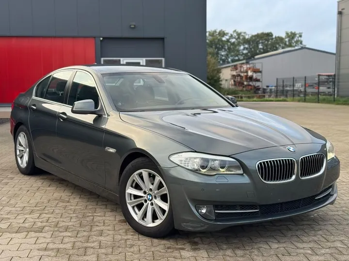 BMW 523