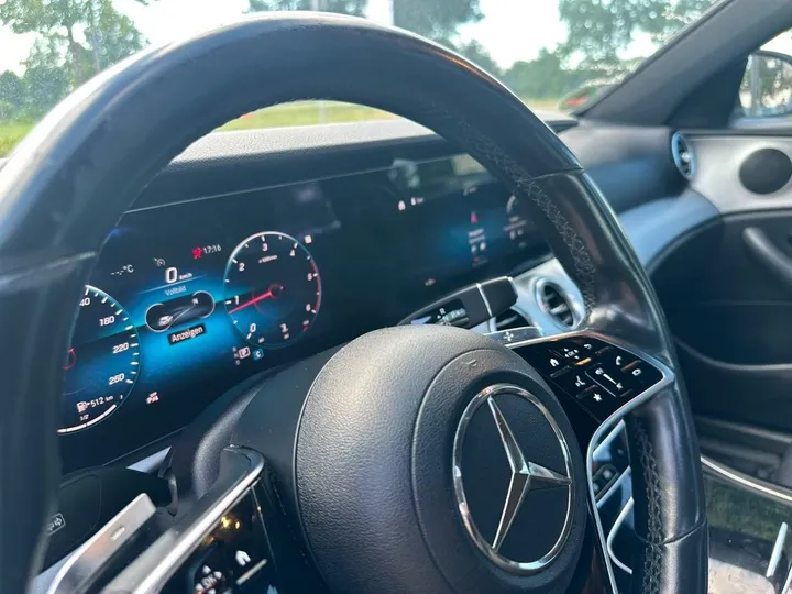 Mercedes-Benz E 200
