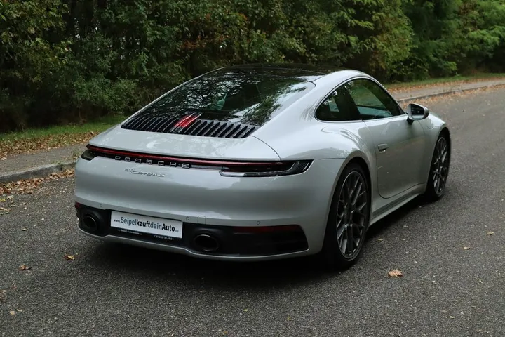 Porsche 992
