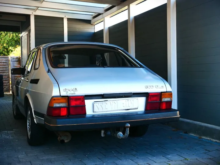 Saab 900