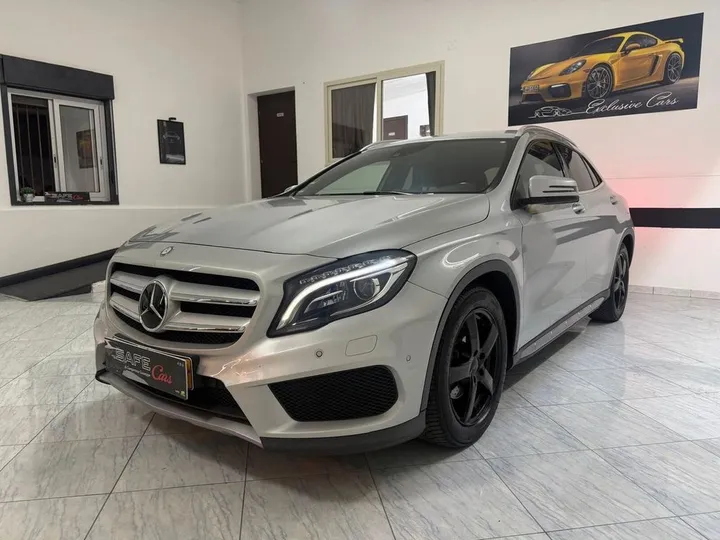 Mercedes-Benz GLA 200