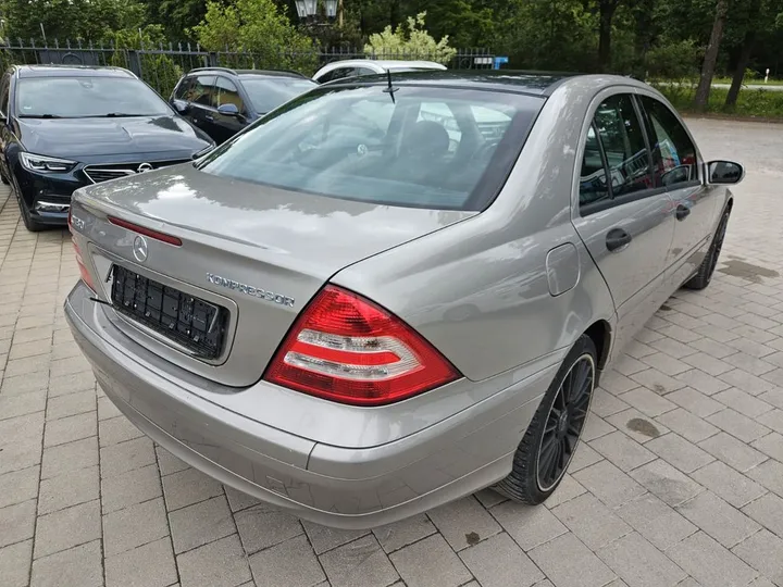 Mercedes-Benz C 180