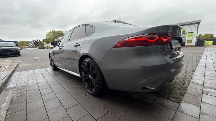Jaguar XF
