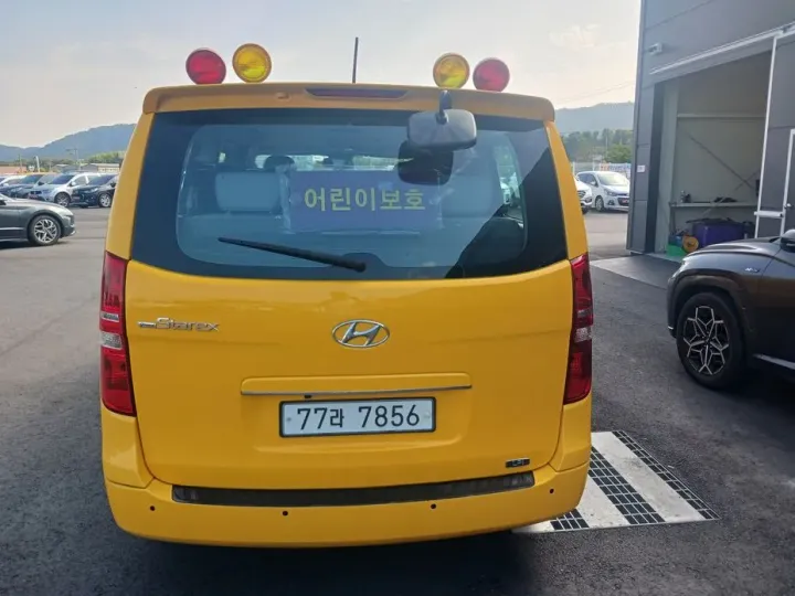 Hyundai Starex