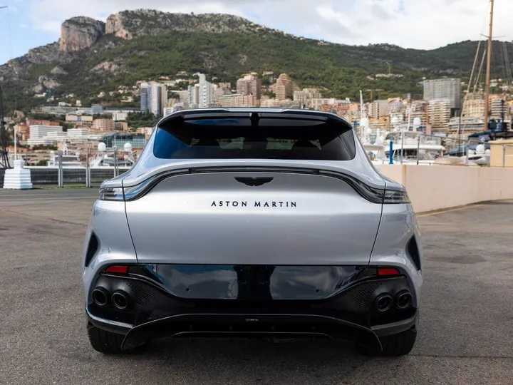 Aston Martin DBX