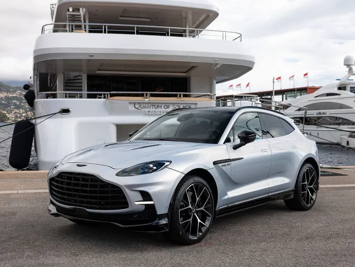 Aston Martin DBX
