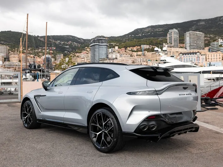 Aston Martin DBX