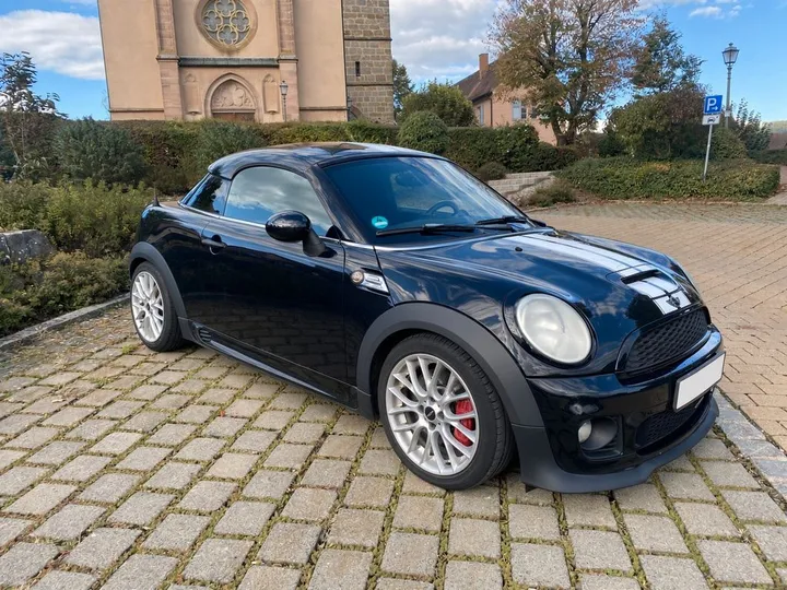 MINI John Cooper Works Coupé