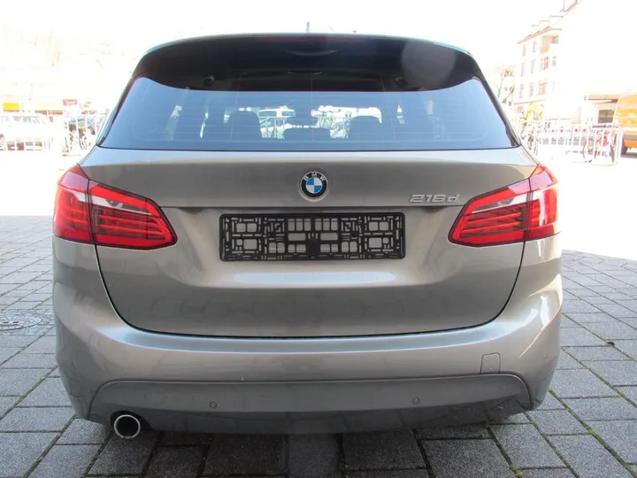 BMW 216