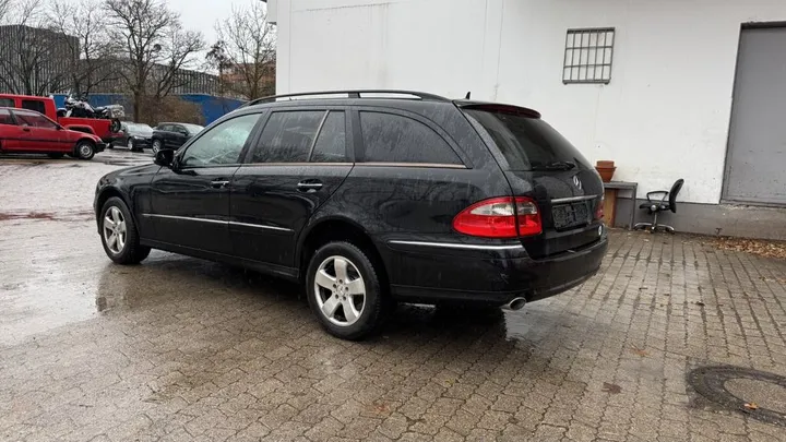 Mercedes-Benz E 280