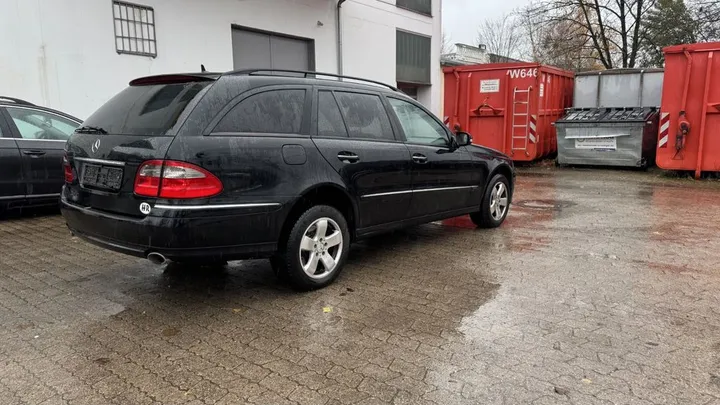 Mercedes-Benz E 280