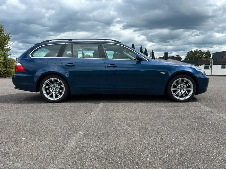 BMW 525
