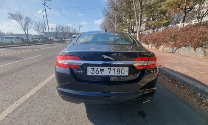 Jaguar XF
