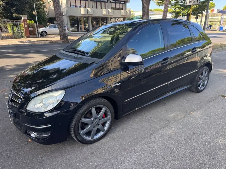 Mercedes-Benz B 200