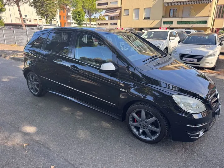 Mercedes-Benz B 200