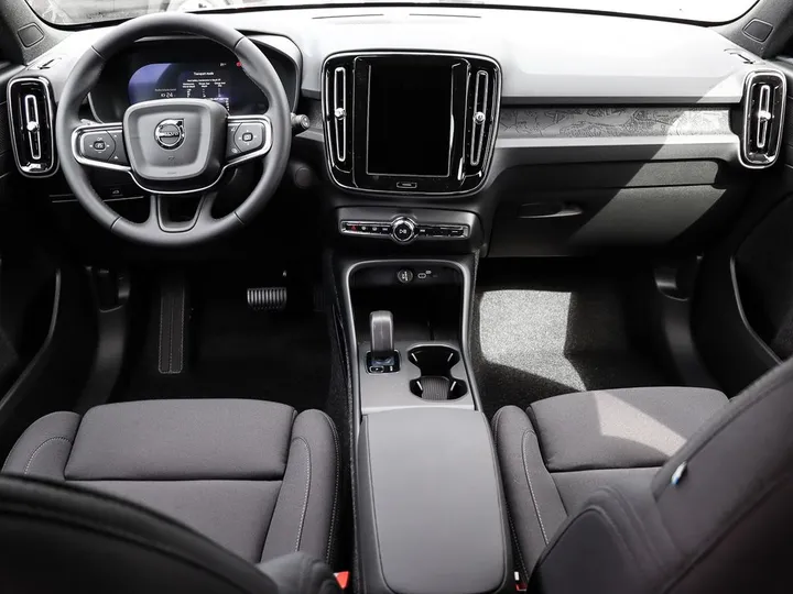 Volvo EX40
