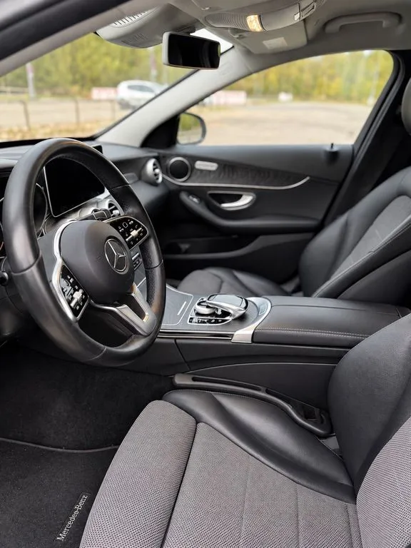 Mercedes-Benz C 220