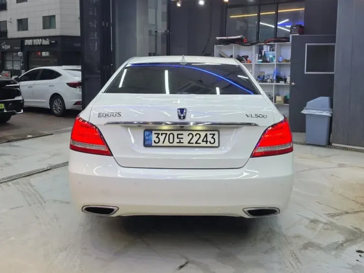 Hyundai Equus