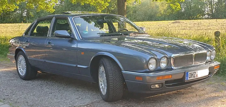Jaguar XJ