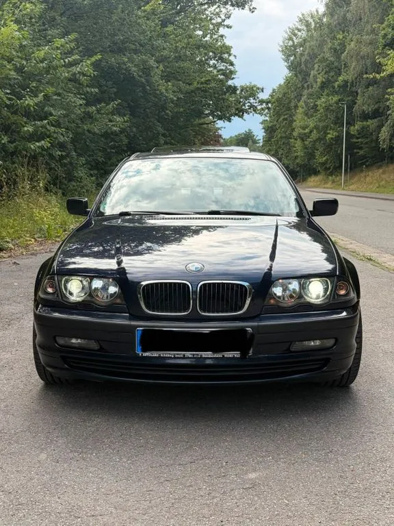 BMW 320