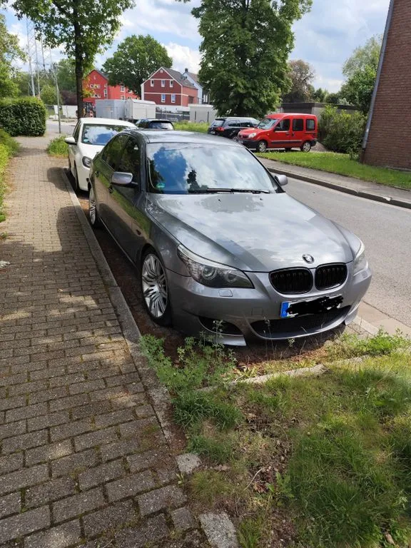 BMW 523