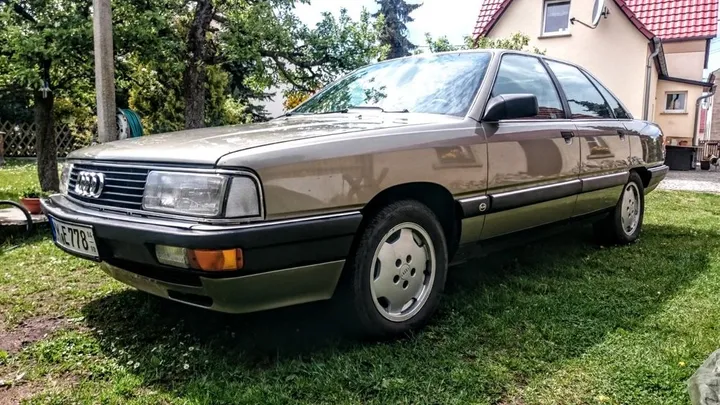 Audi 200