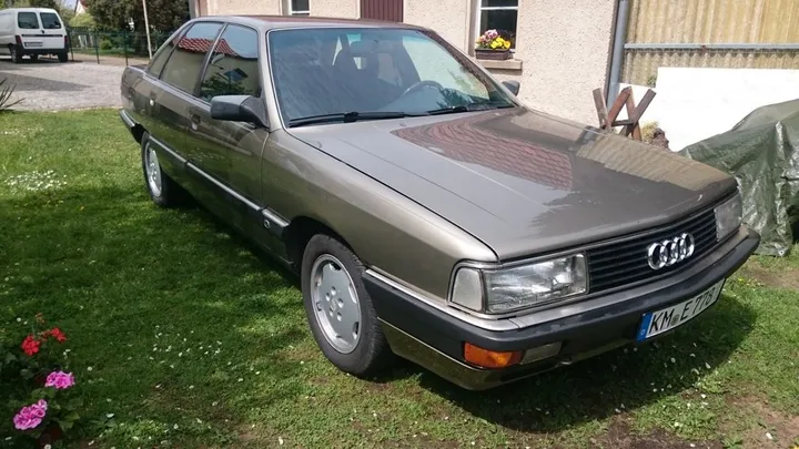 Audi 200