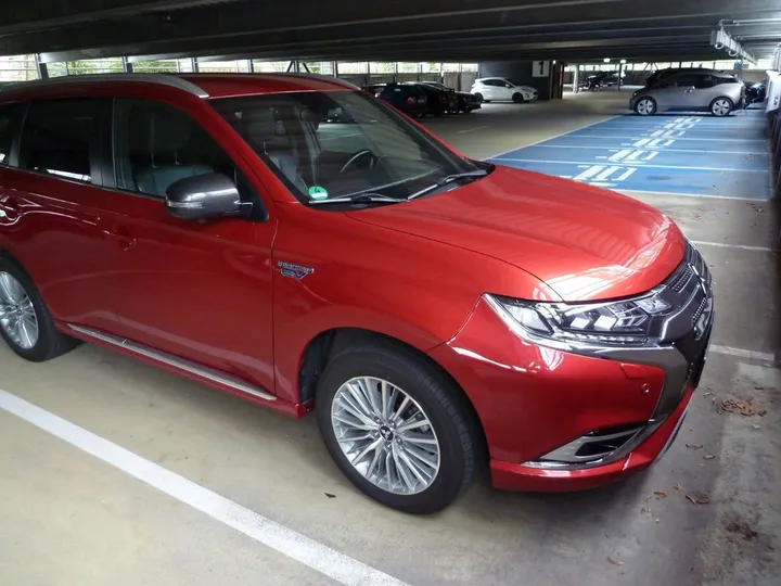 Mitsubishi Plug-in Hybrid Outlander
