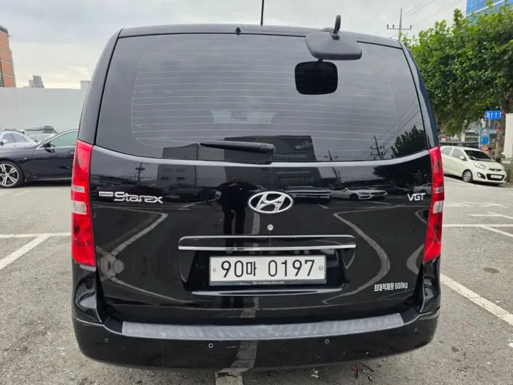 Hyundai Starex