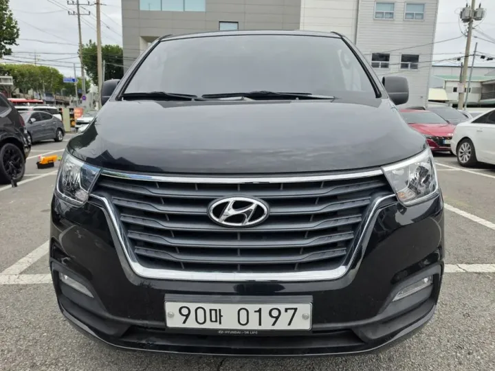 Hyundai Starex