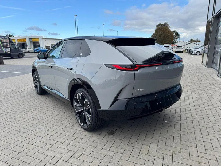 Mazda CX-6e