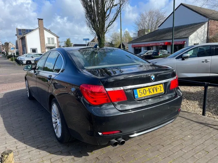 BMW 730