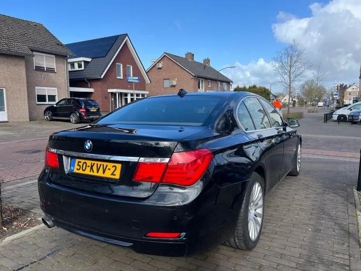 BMW 730
