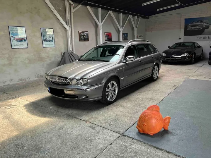 Jaguar X-Type