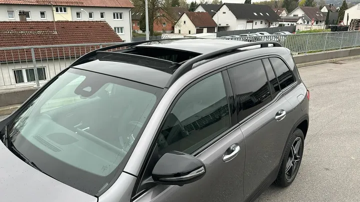 Mercedes-Benz GLB 200
