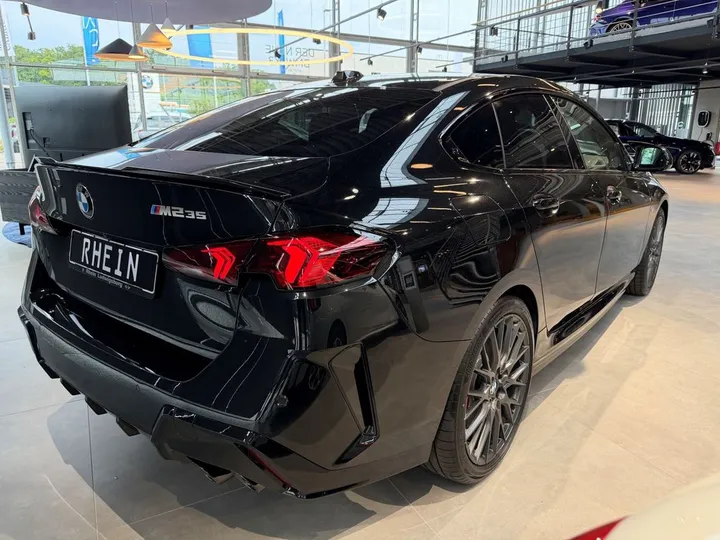 BMW M235