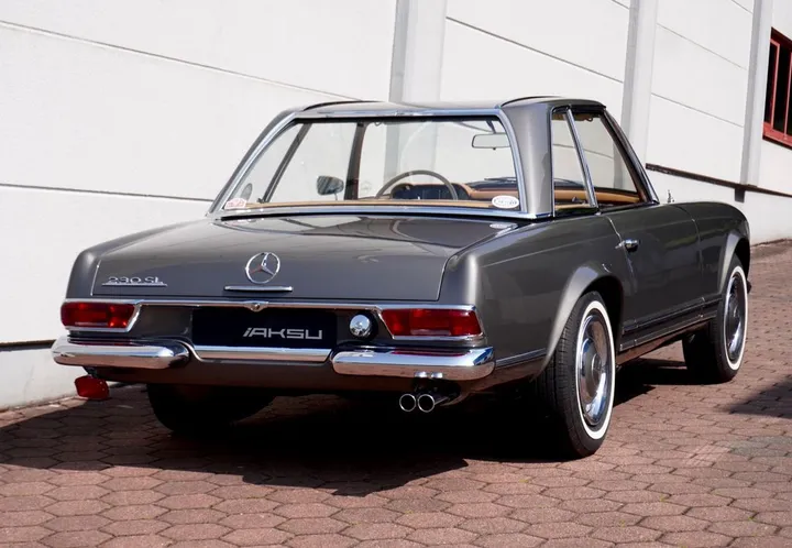 Mercedes-Benz 230