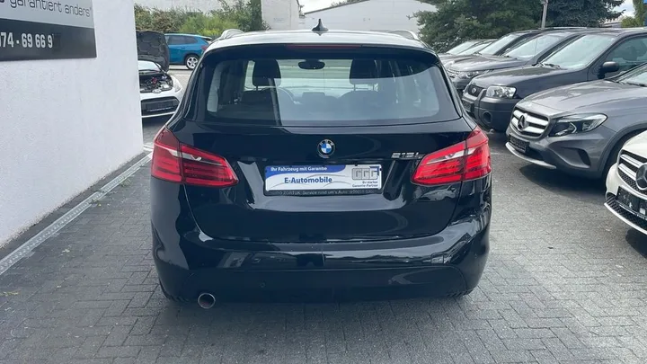 BMW 216