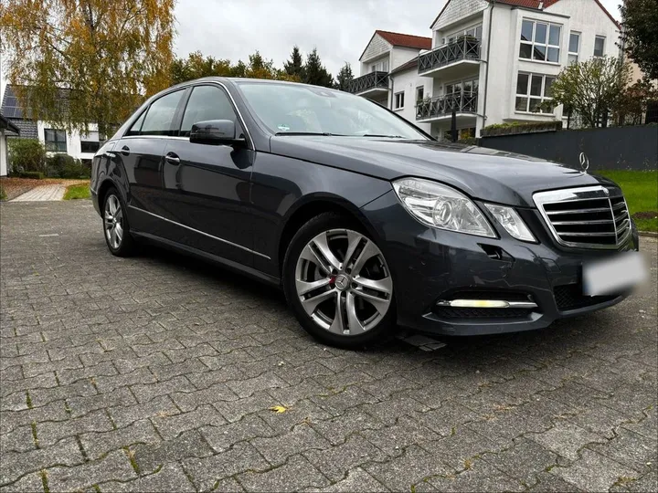 Mercedes-Benz E 220