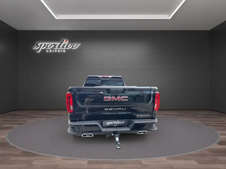 GMC Sierra