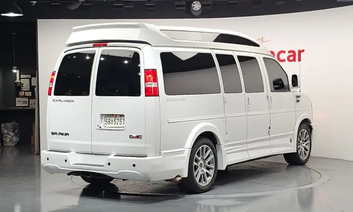 GMC Savana