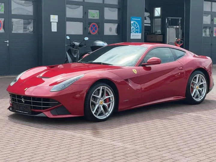 Ferrari F12