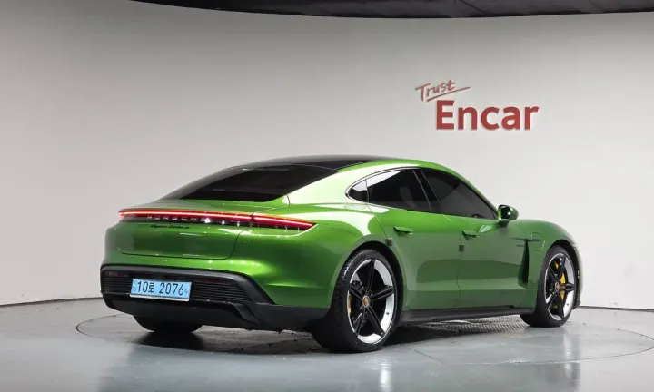 Porsche Taycan